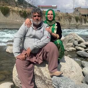 Meet your Posher, Asifa